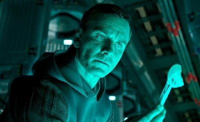 Michael Fassbender says he would love to play David again in a sequel to Alien: Covenant!