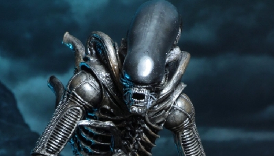 NECA Burke & Xenomorph Hadley's Hope figure set revealed!