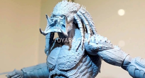 New close-up view of Assassin Predator NECA figure from SDCC!