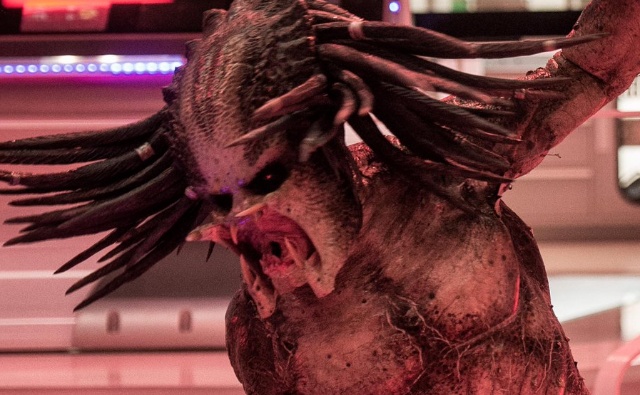 The Predator breaks containment in latest movie still!