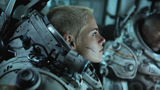 Thrilling TV spot for Underwater (2020) movie starring Kristen Stewart features new alien footage!