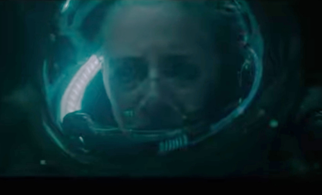 Underwater movie clip looks very... dangerous | Underwater (2020)