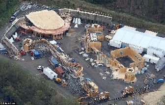 Star Wars Episode VIII Anch-To set at Pinewood Studios 07