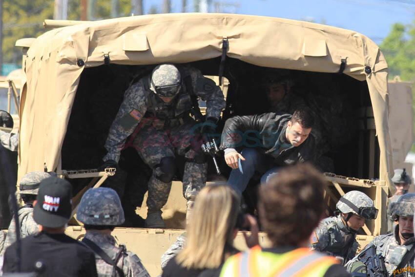 Godzilla 2014 On Set - Military Transport