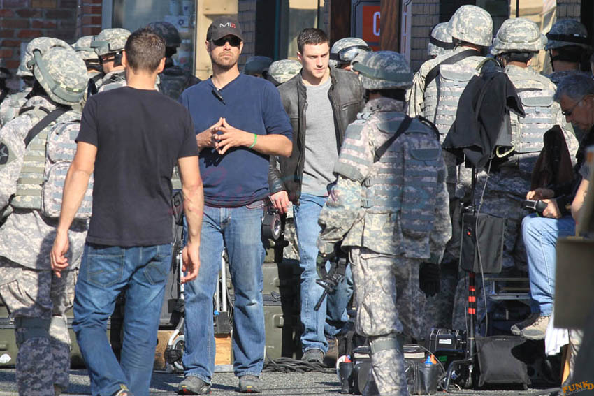 Set Photo: Aaron Taylor-Johnson on Godzilla Set