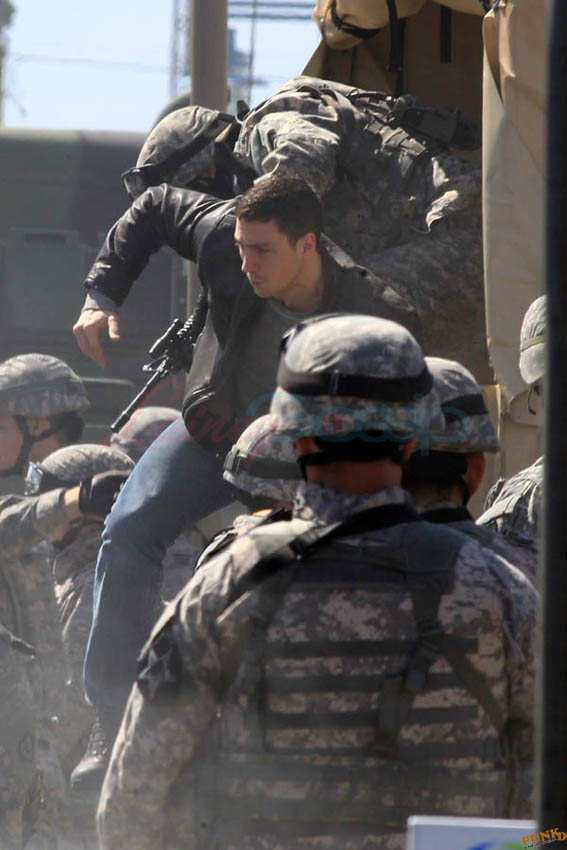 Set Photo: Aaron Taylor-Johnson on Godzilla Set