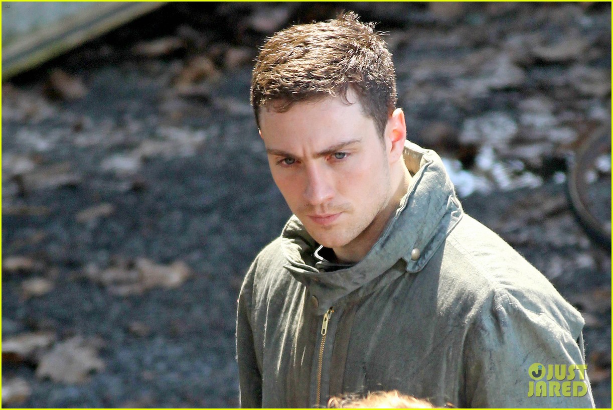 Aaron Johnson - Godzilla 2014 Set