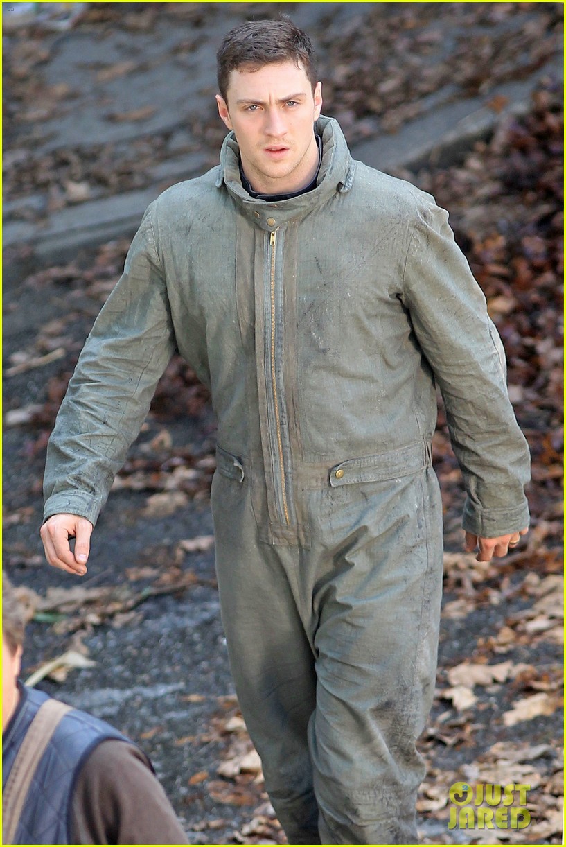 Aaron Johnson Godzilla set photo