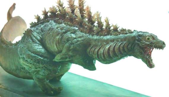 Shin Gojira 2nd form statue